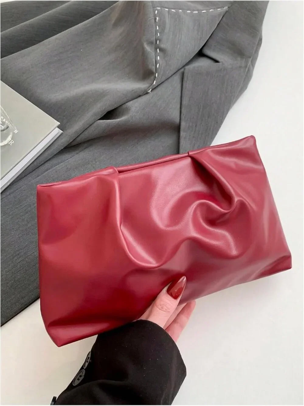 👜Women's Burgundy PU Leather Clutch Purses Small Zipper Elegant Ruched Handbag
